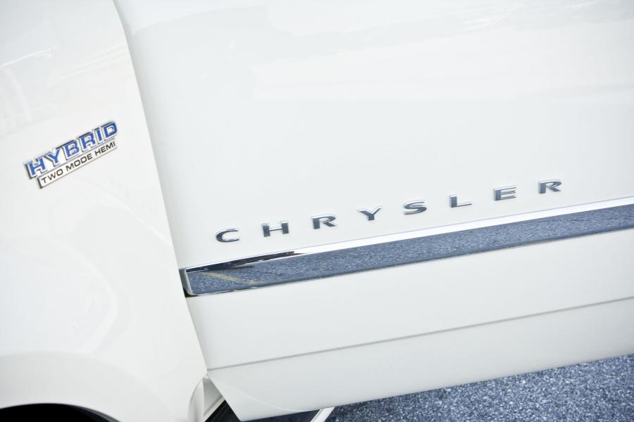  Chrysler Aspen Hybrid 2009 года  (фото 2 из 8)